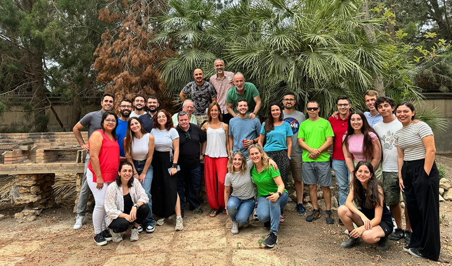 Equipo de investigación que ha demostrado el efecto bioestimulante de esta microalga.